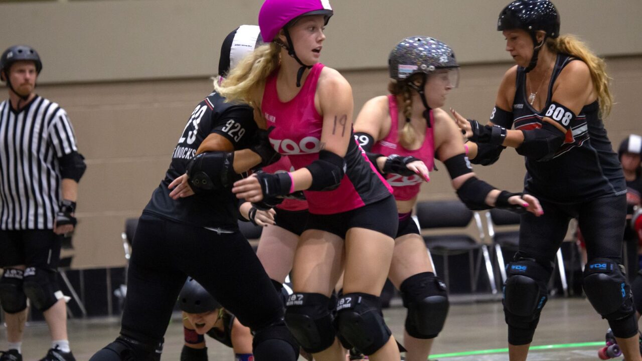 Lansing Roller Derby: 10th annual Mitten Kitten Mash-UP Featured Image